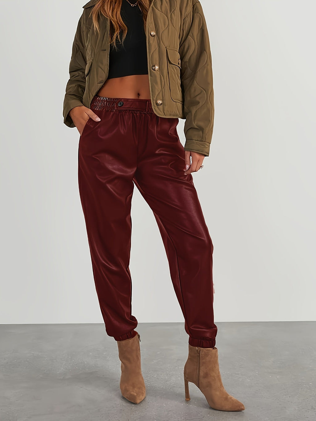 Pantalones jogger elegantes de cuero sintético para mujer