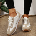 Damen-Sneaker mit kontrastierenden Einsätzen und Schnürung