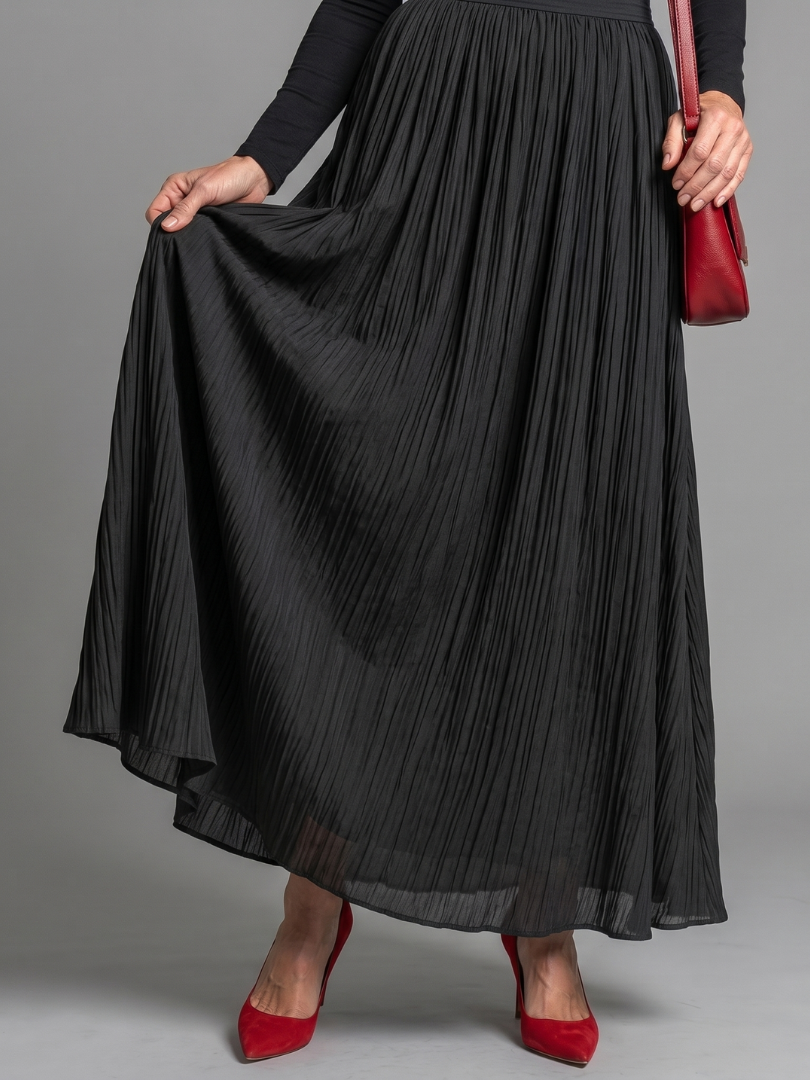 Women’s Turtleneck Pleated Maxi Dress
