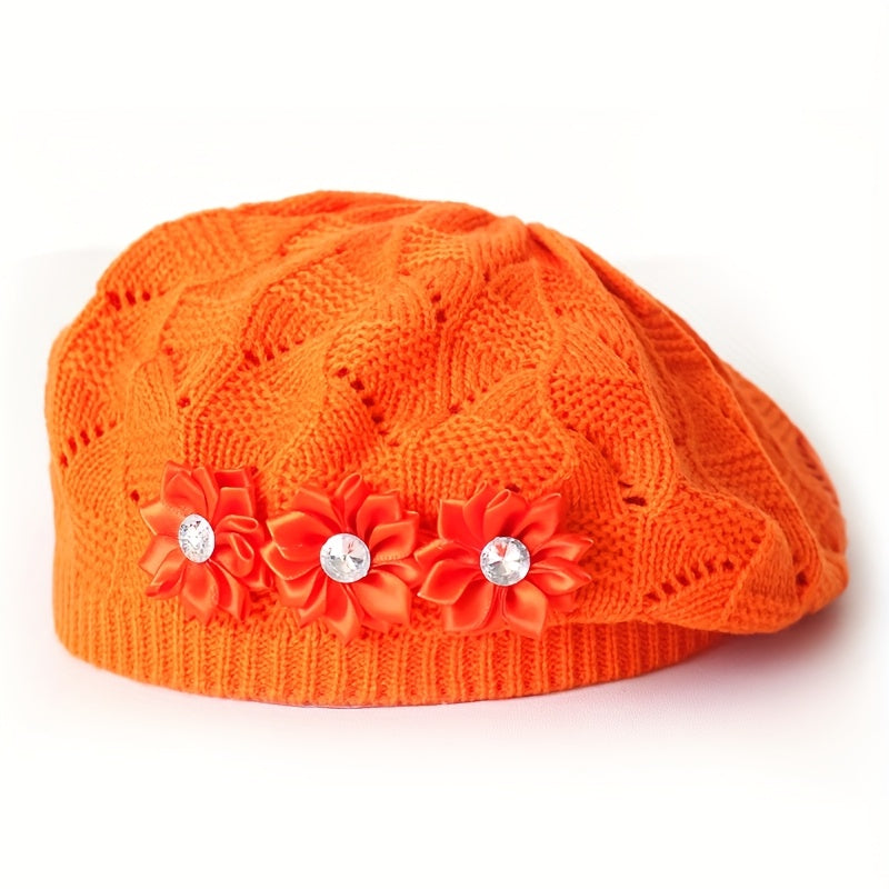 Damen-Strickbarett mit Blumenverzierung