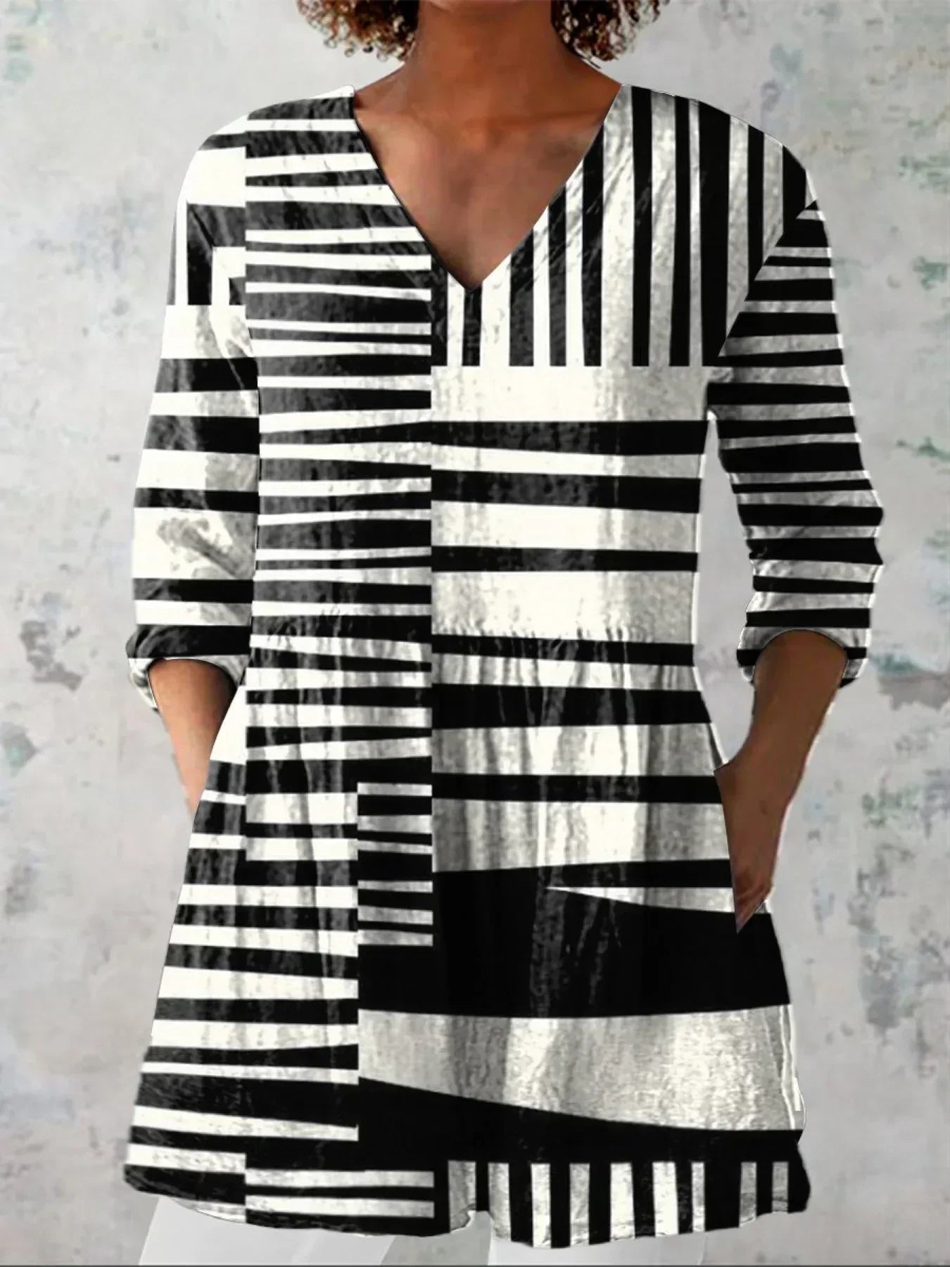 Women’s Geometric Stripe V-Neck Tunic