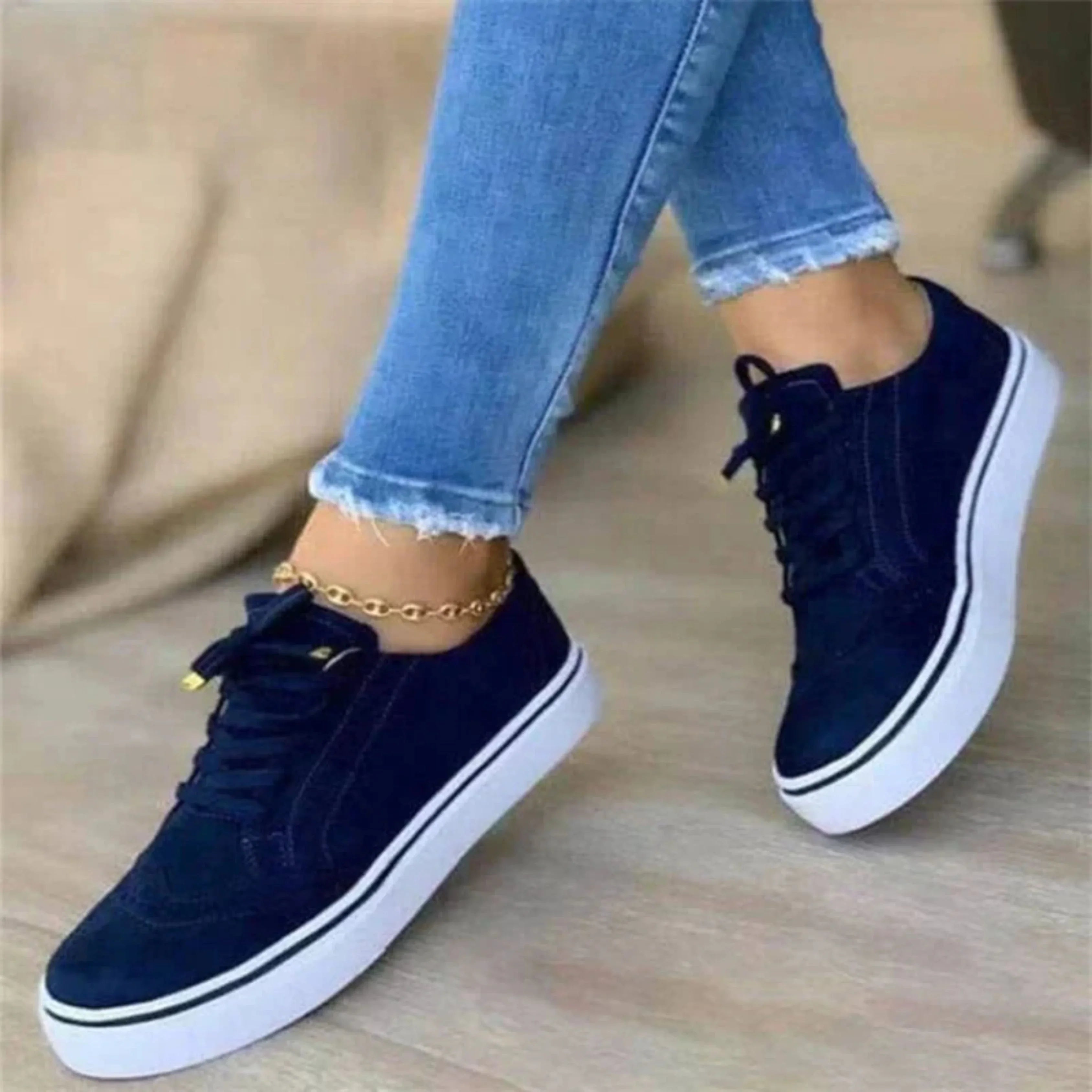 Women's Casual Sneakers with Cushioned Sole and Minimalist Low Top Design