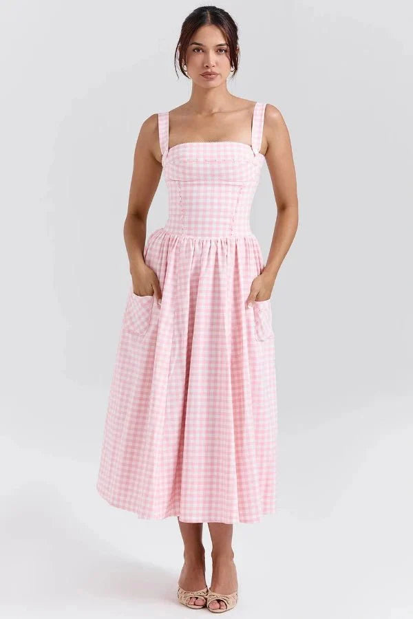 Elegantes Gingham Midikleid mit strukturiertem Oberteil und fließendem Rock