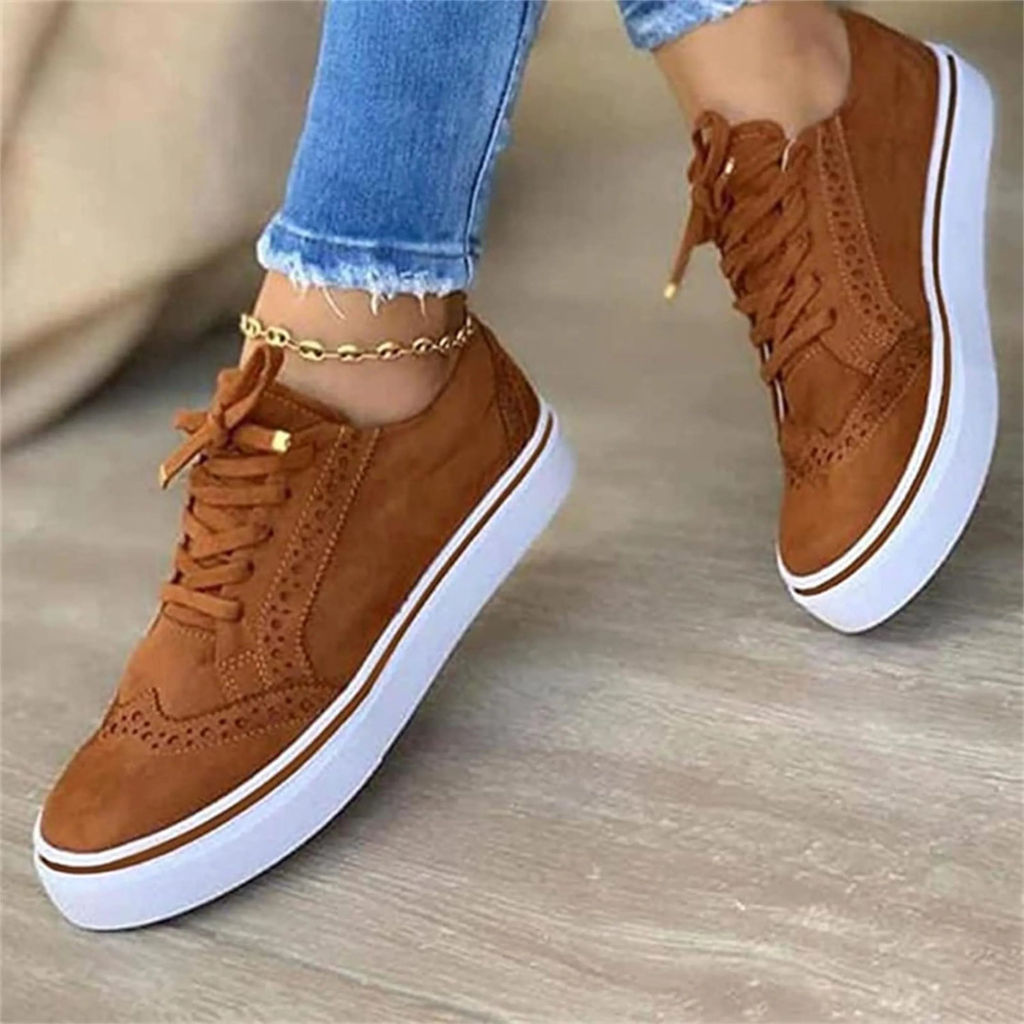 Women's Casual Sneakers with Cushioned Sole and Minimalist Low Top Design