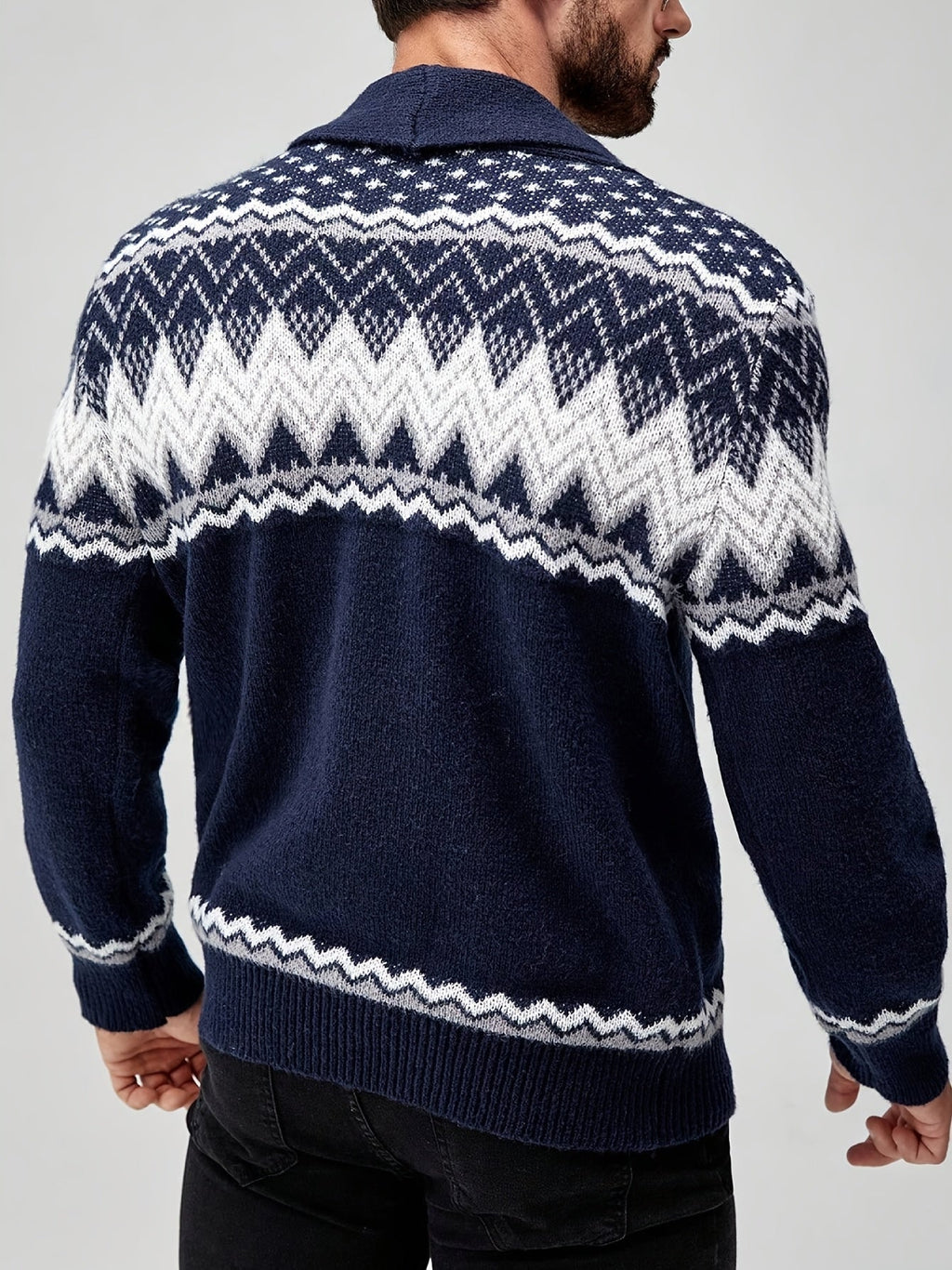 Nordisk cardigan med mønster til mænd