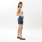 Pantalones cortos de mezclilla elástica para mujer