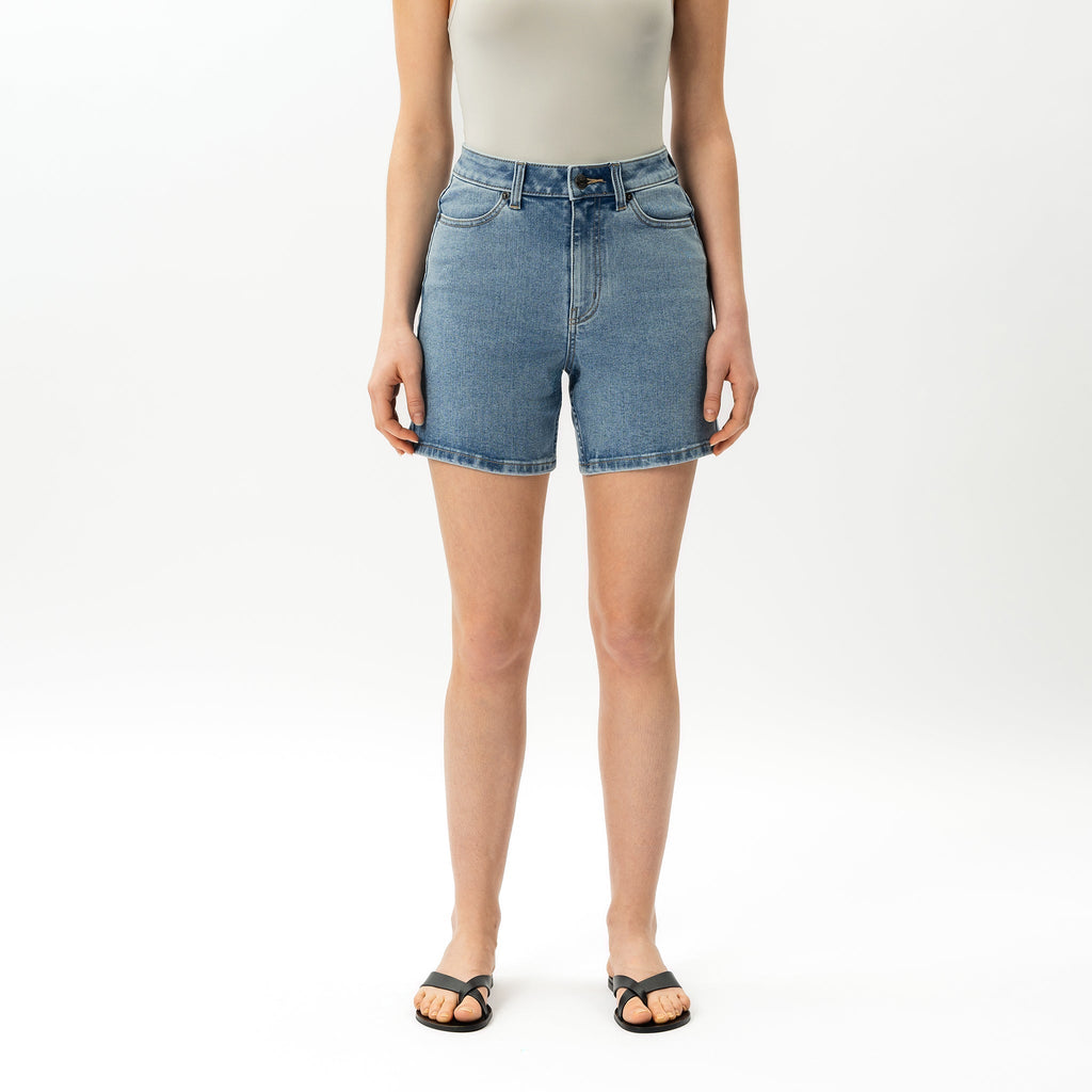 Pantalones cortos de mezclilla elástica para mujer