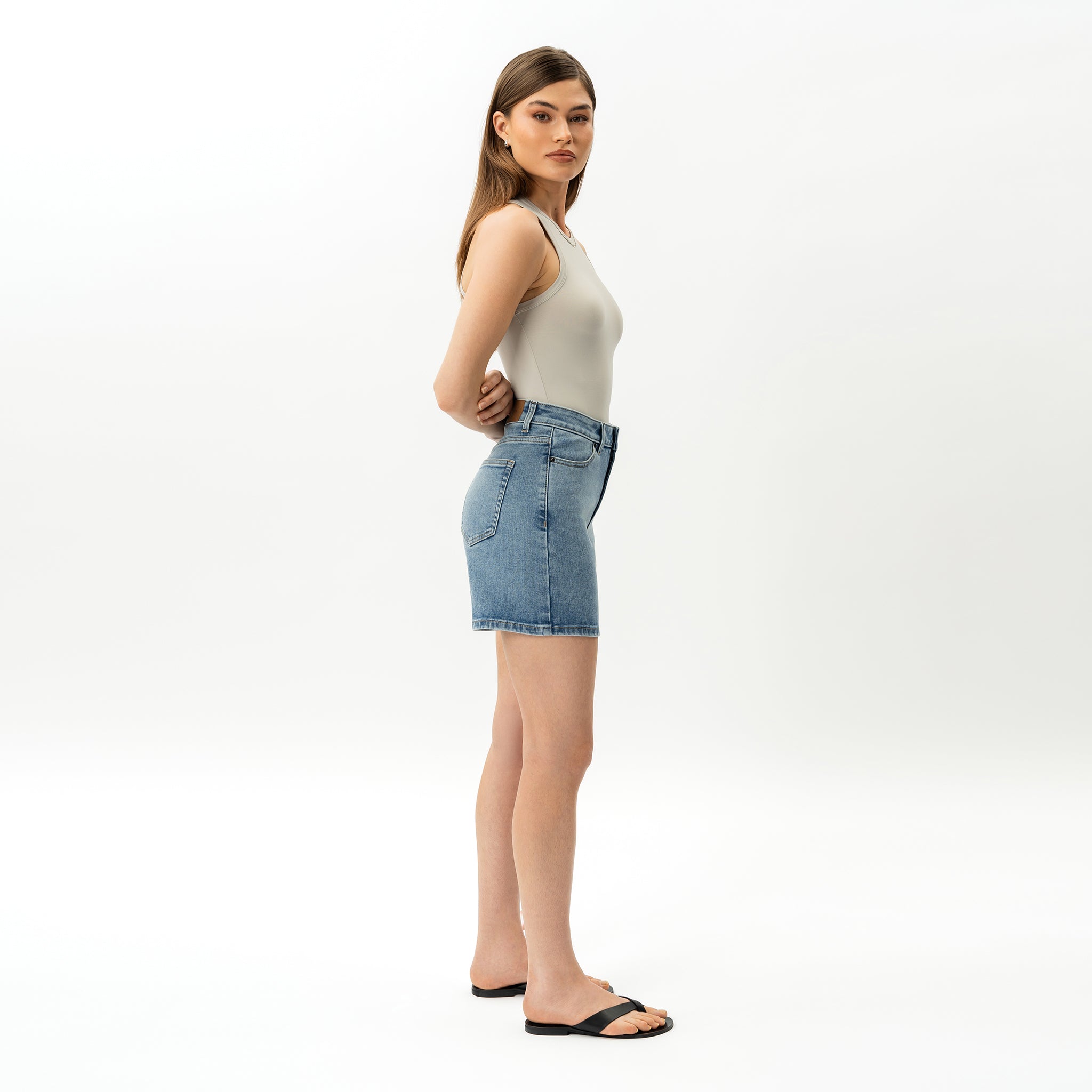Pantalones cortos de mezclilla elástica para mujer