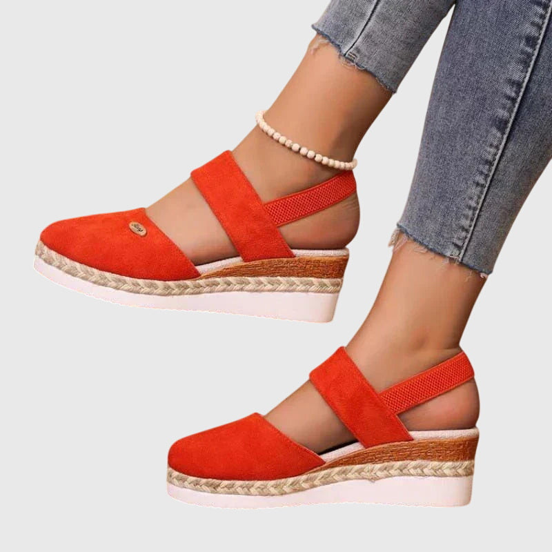 Damskie espadryle na płaskiej podeszwie ze zapięciem na pięcie