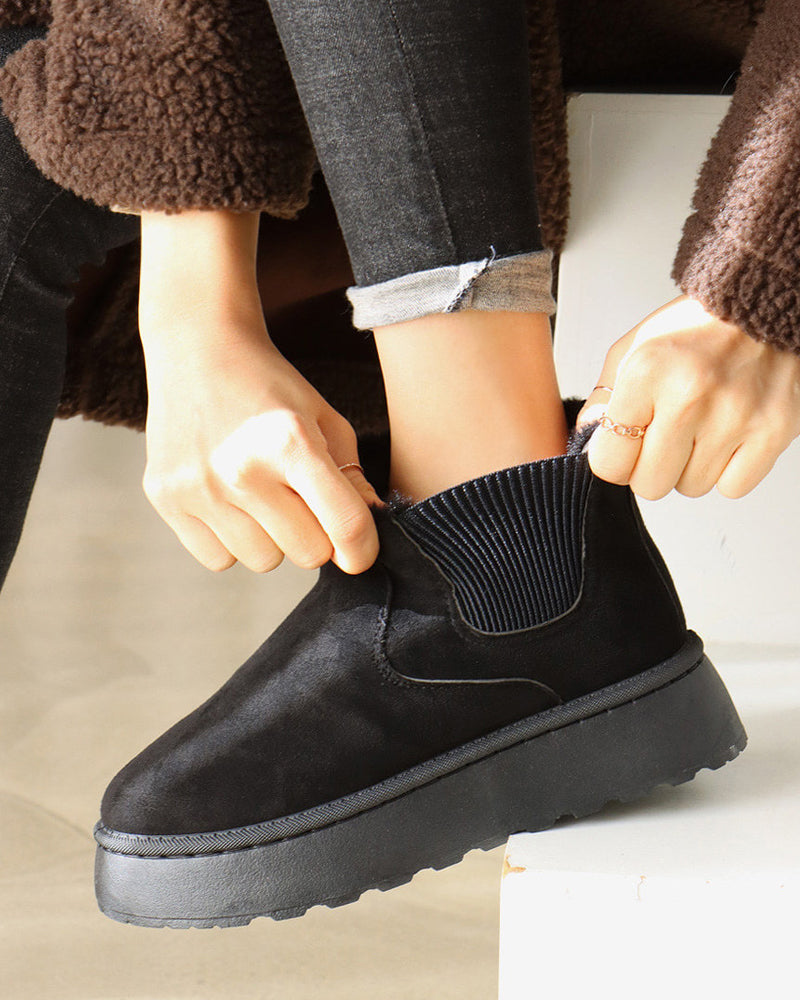 Women’s Faux Fur Lined Platform Chelsea Boots