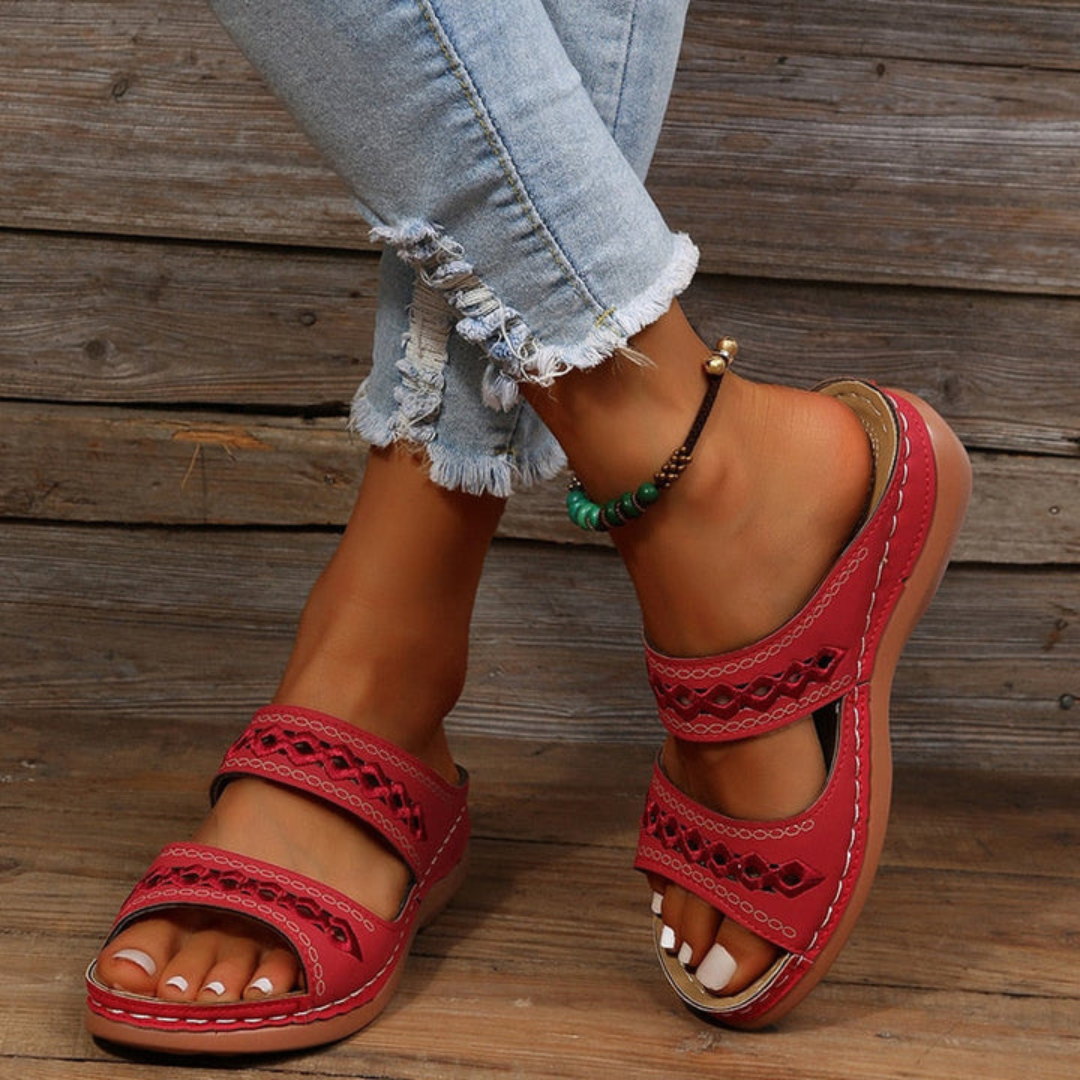 Damen Slip-On Sandalen mit Cut-Out Riemen und stützender Sohle