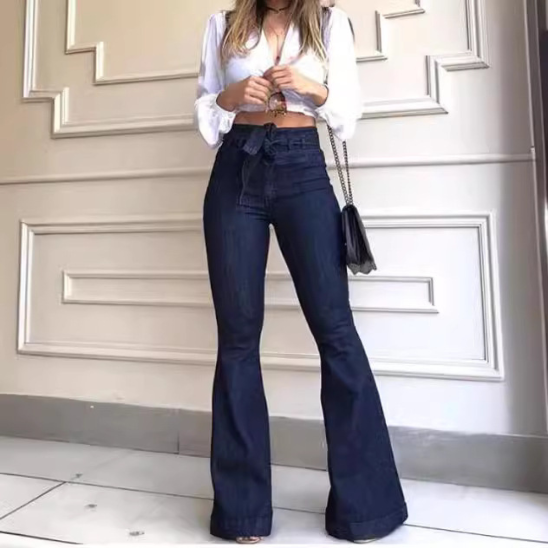 Jeans da donna a vita alta e gamba svasata