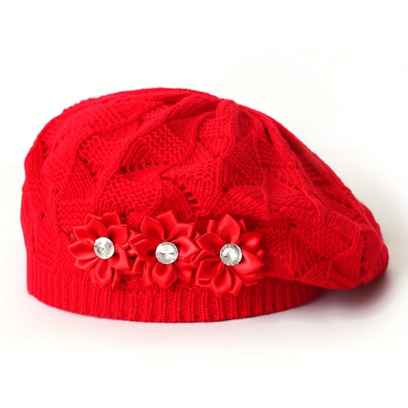 Damen-Strickbarett mit Blumenverzierung