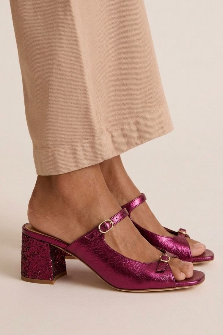 Sandales pour femmes à talon bloc et bride à boucle