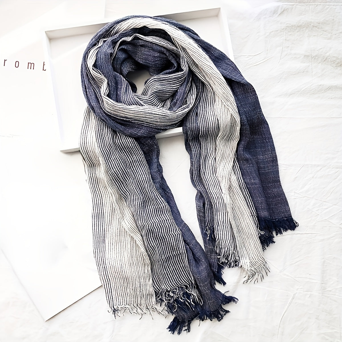 Men’s Two-Tone Textured Fringed Scarf