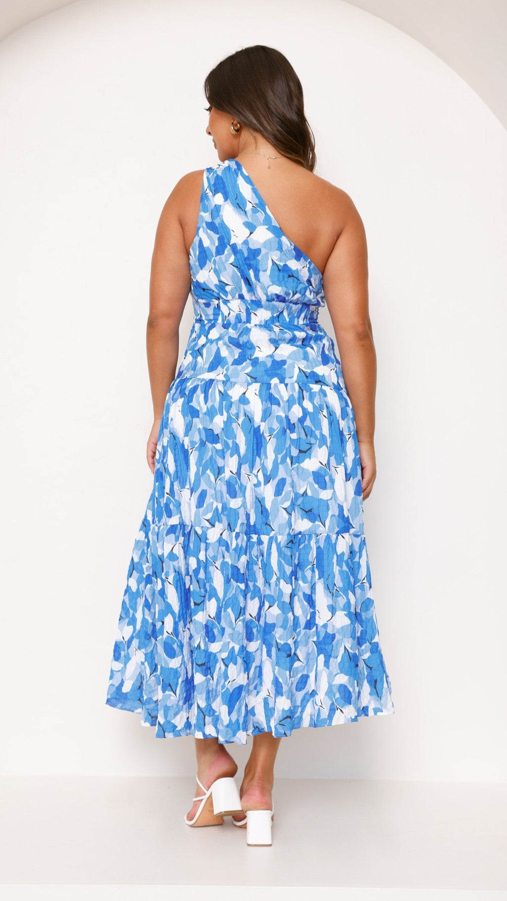 Women's One Shoulder Abstract Floral Print Tiered Midi Dress with Pleated Texture and Smocked Waist