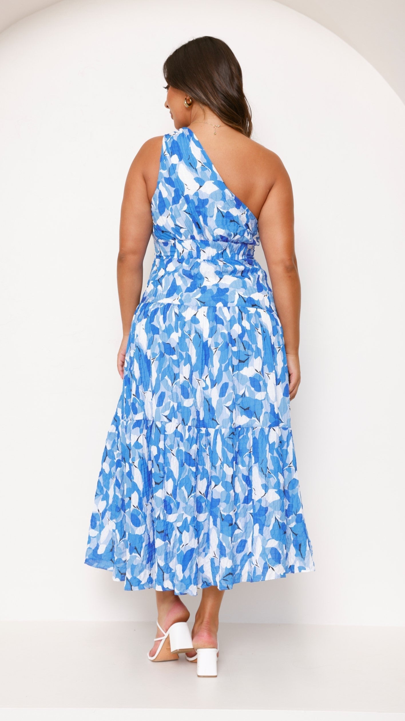 Women's One Shoulder Abstract Floral Print Tiered Midi Dress with Pleated Texture and Smocked Waist