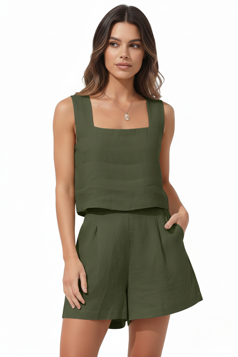 Ensemble femme avec haut sans manches et short tailleur