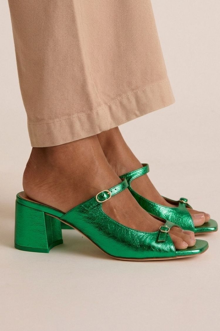 Sandales pour femmes à talon bloc et bride à boucle