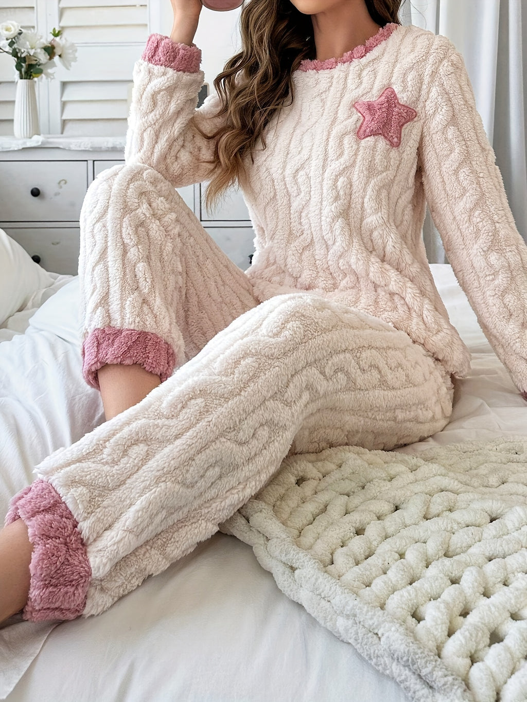 Women’s Plush Cable Textured Pajama Set