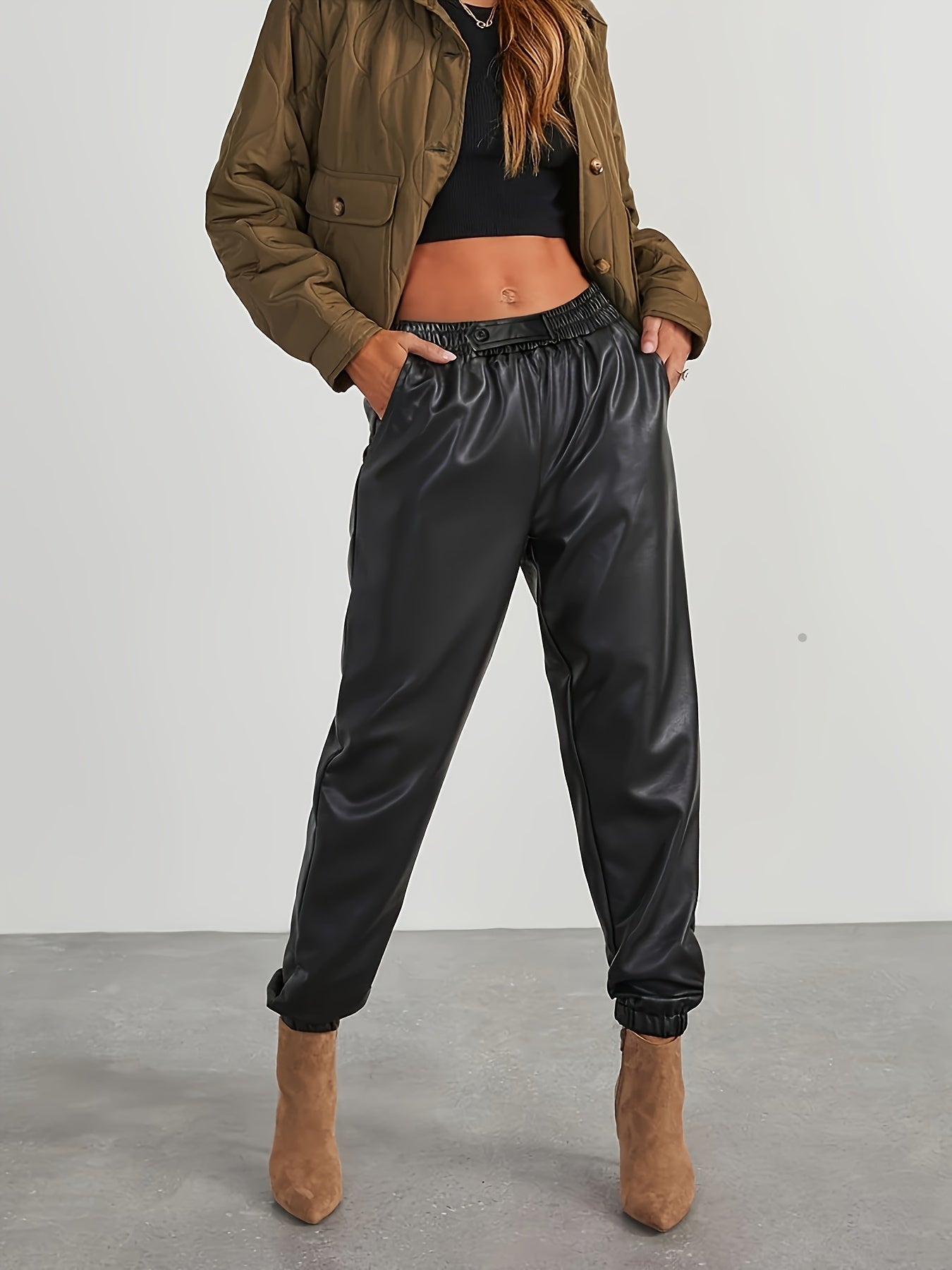 Pantalones jogger elegantes de cuero sintético para mujer