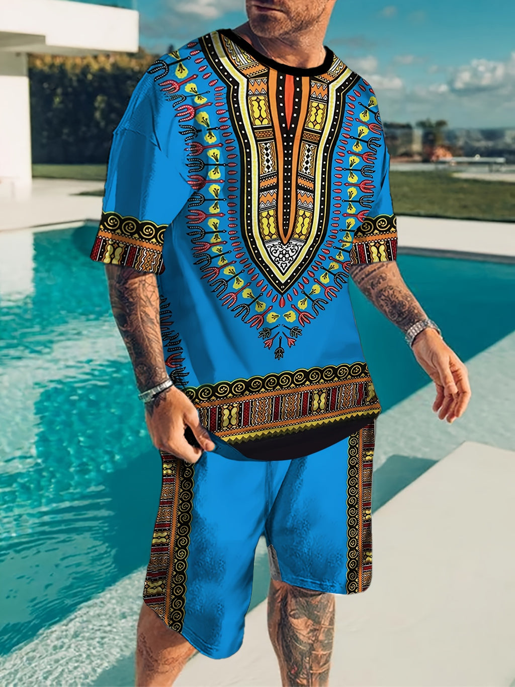 Sæt med T-shirt og shorts med tribalprint til mænd