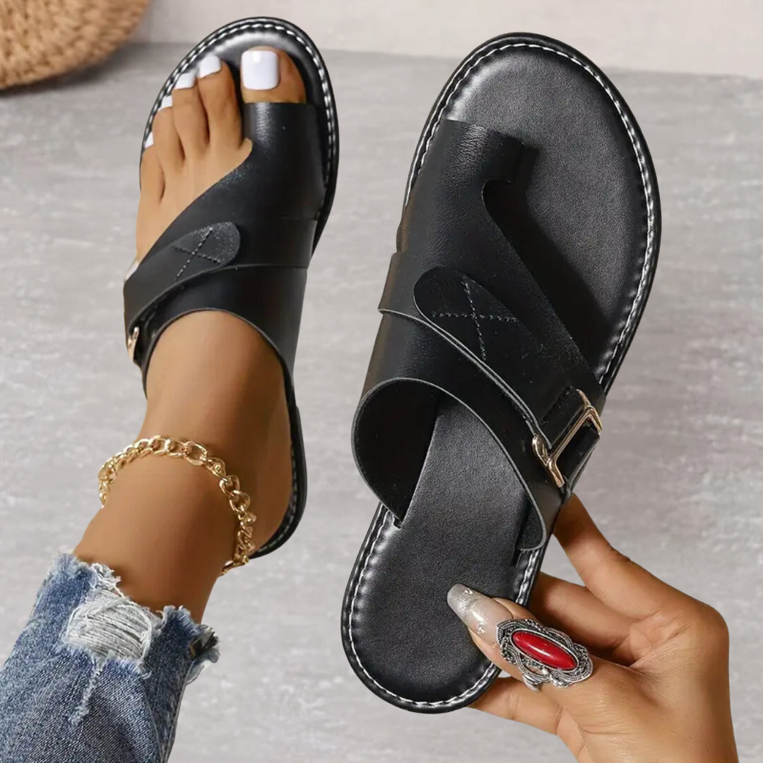 Women’s Toe Loop Buckle Flat Sandals