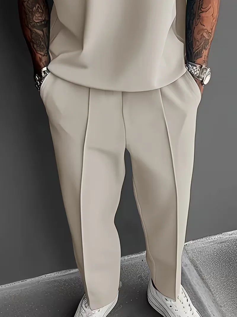 Herren Smart-Casual-Zweiteiler mit Poloshirt und geraden Hosenbeinen