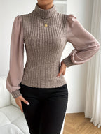 Damen-Rollkragenpullover aus Rippstrick mit kontrastierenden Ärmeln
