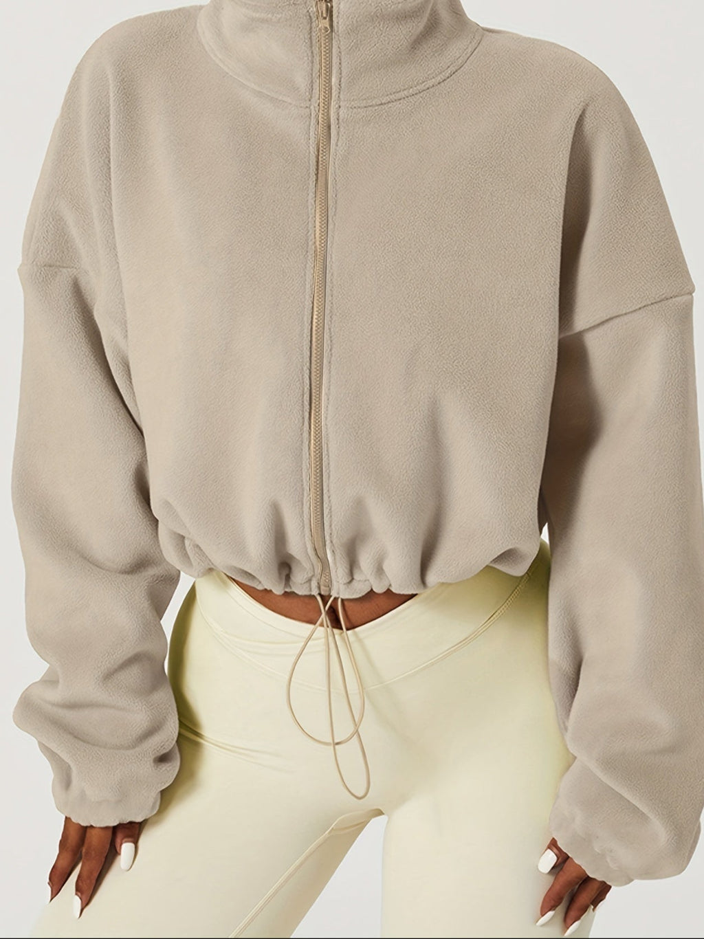 Kurze Damenjacke mit Kordelzug und Reißverschluss