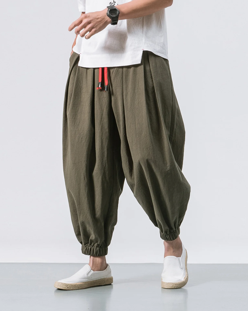 Herren-Hose mit bequemer, konisch zulaufender Passform und Kordelzug