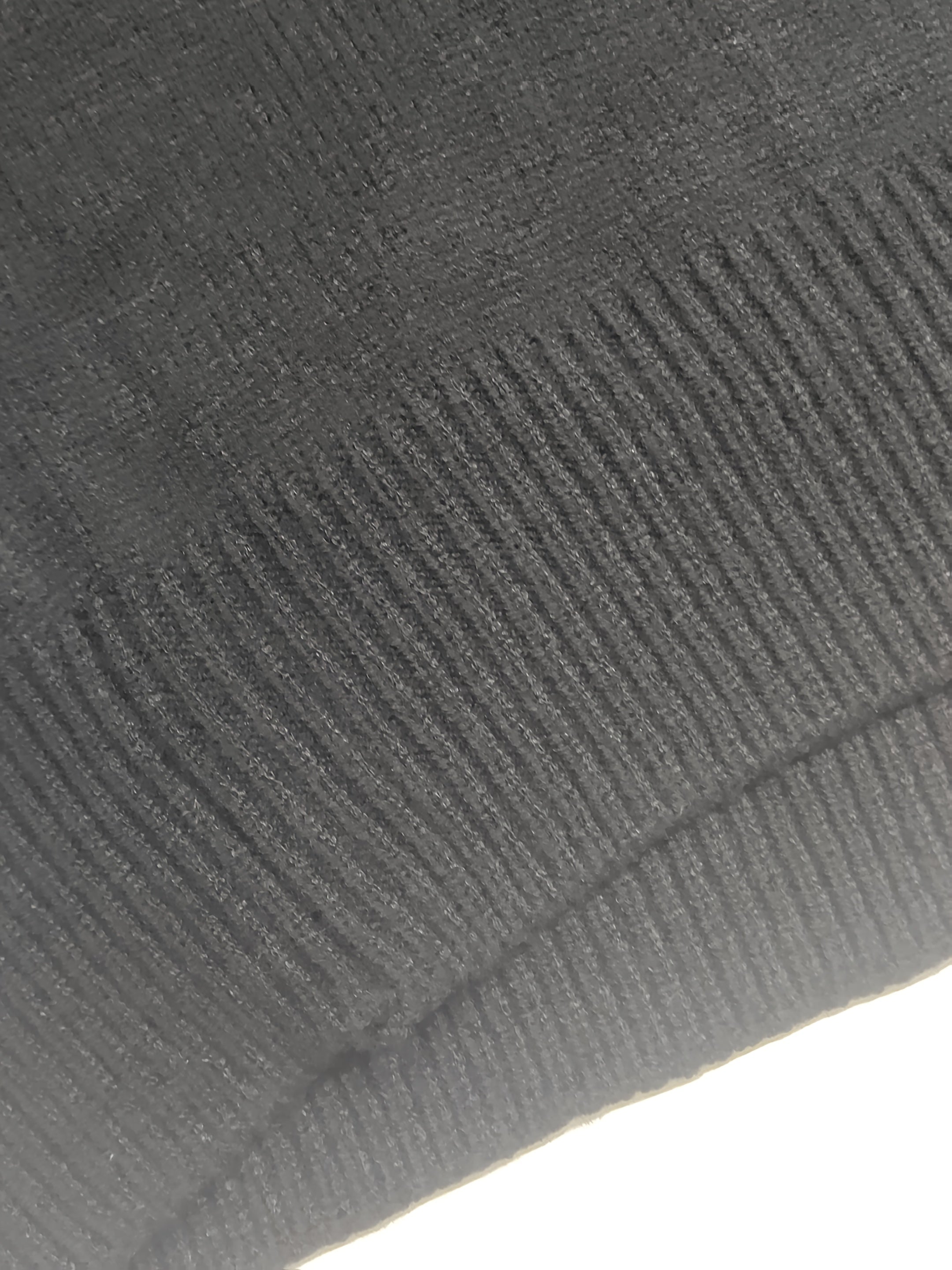 Damenpullover mit Rollkragen und offenen Schultern