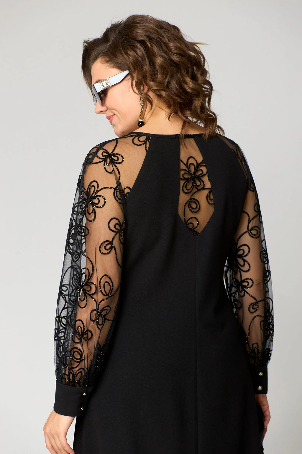 Abito elegante da donna a linea A con maniche in pizzo