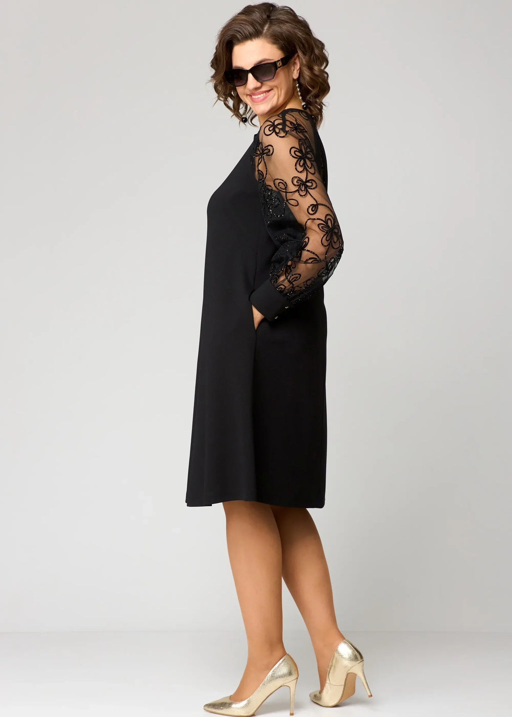 Abito elegante da donna a linea A con maniche in pizzo