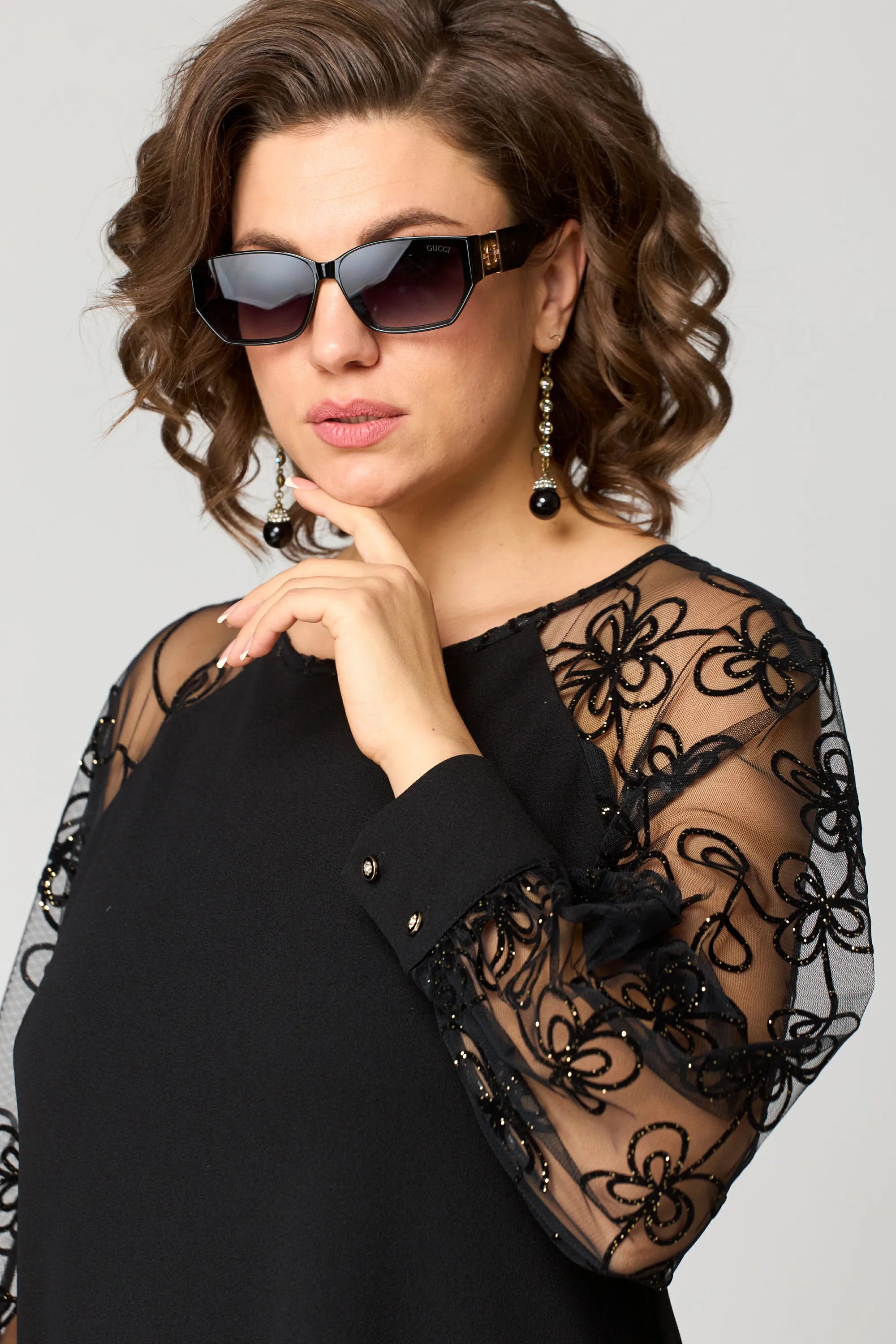 Abito elegante da donna a linea A con maniche in pizzo