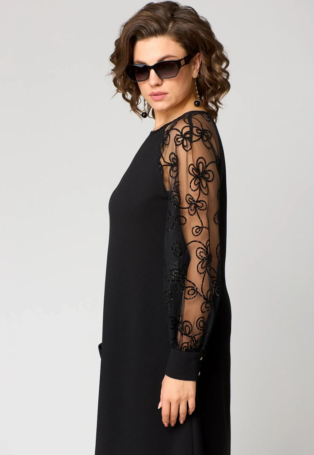 Abito elegante da donna a linea A con maniche in pizzo