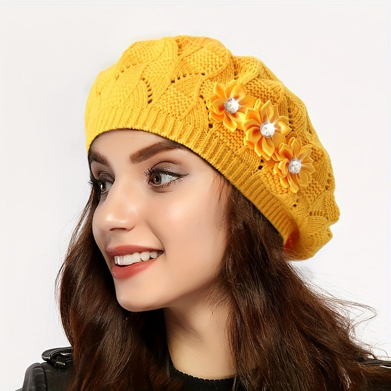 Damen-Strickbarett mit Blumenverzierung
