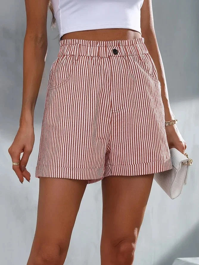 Gestreifte Damen-Shorts mit hohem Bund und Paperbag-Optik sowie umgeschlagenem Saum für den Alltag