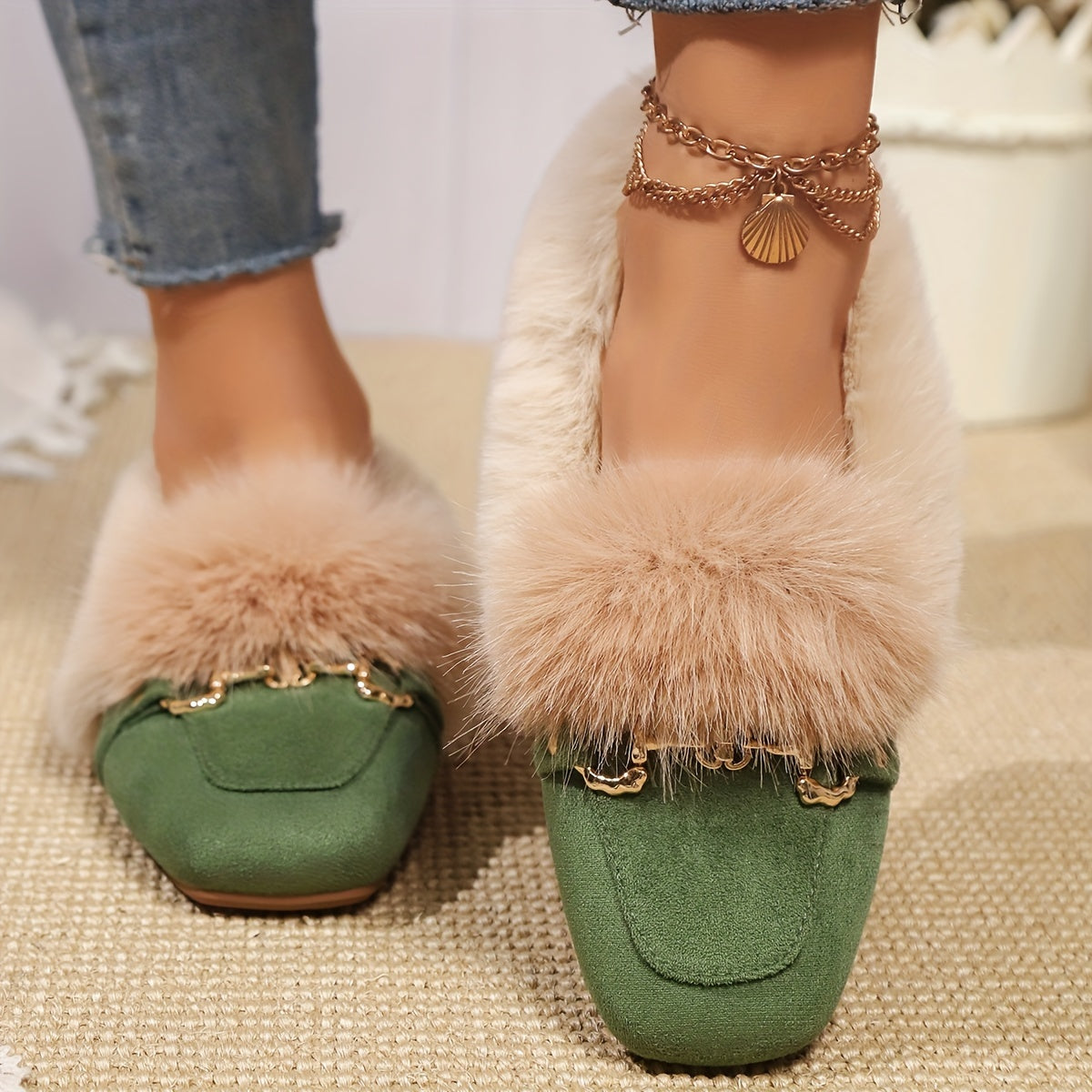 Mules chaussons pour femme bordés de fausse fourrure