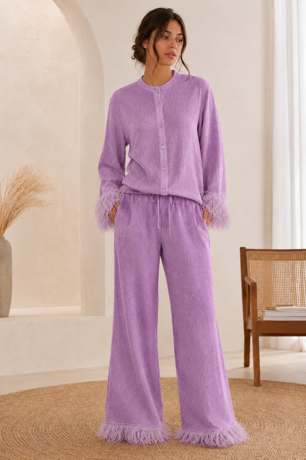 Ensemble détente pour femme avec bordure en plumes