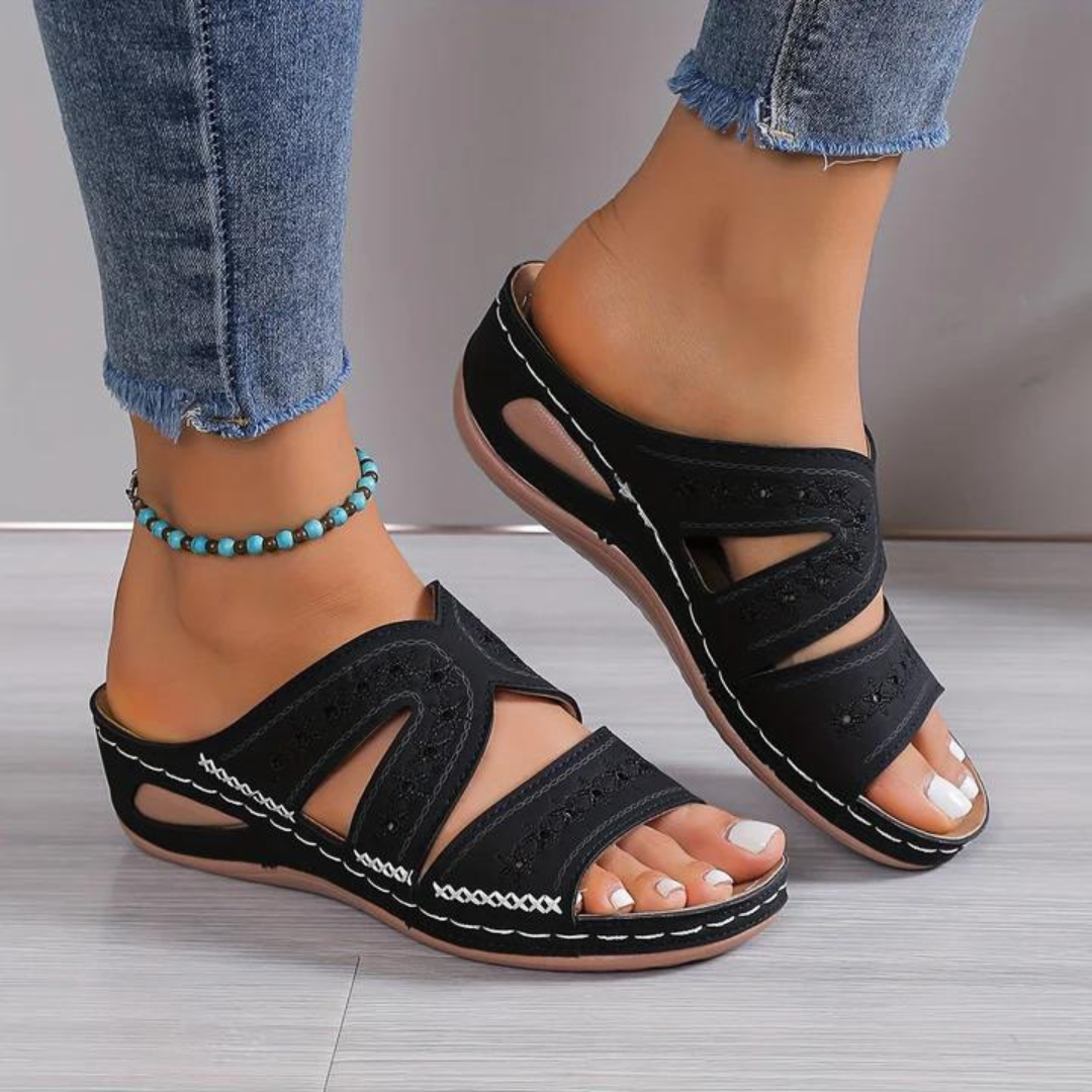 Bequeme Damensandalen für den Sommer mit Cut-Out-Riemendesign und gepolsterter Sohle