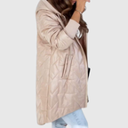 Damen-Steppjacke mit Kapuze, extra langem Schnitt und Daunenoptik