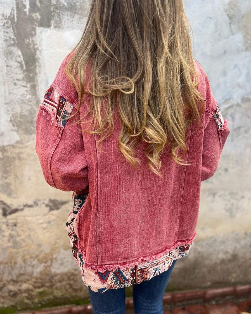 Giacca di jeans da donna ricamata