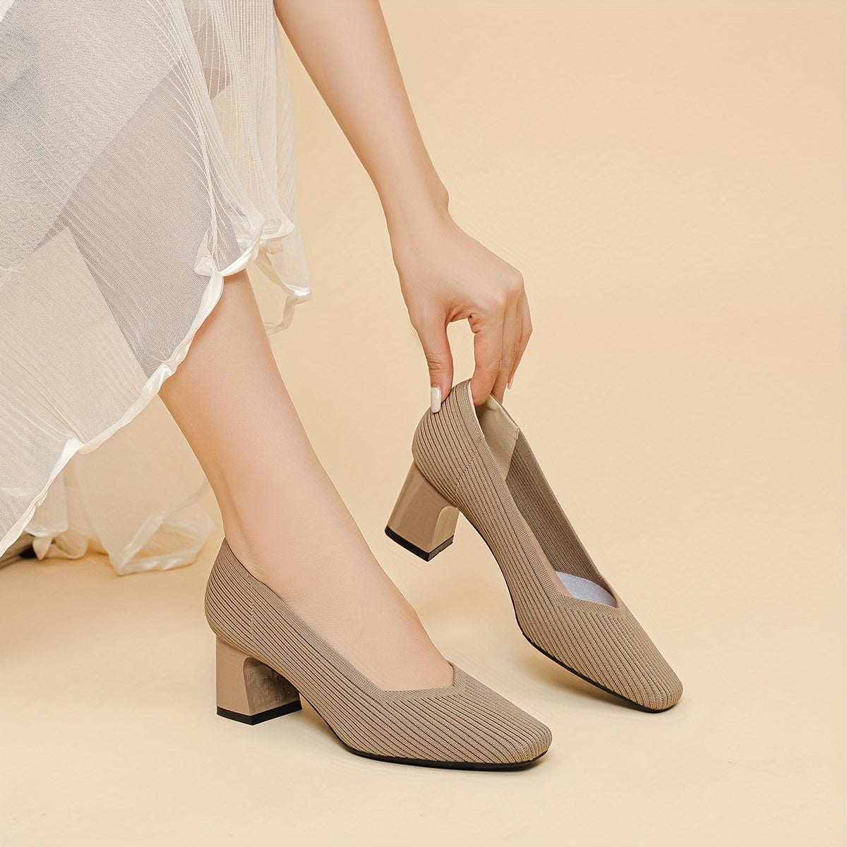 Women's Ribbed Block Heel Pumps