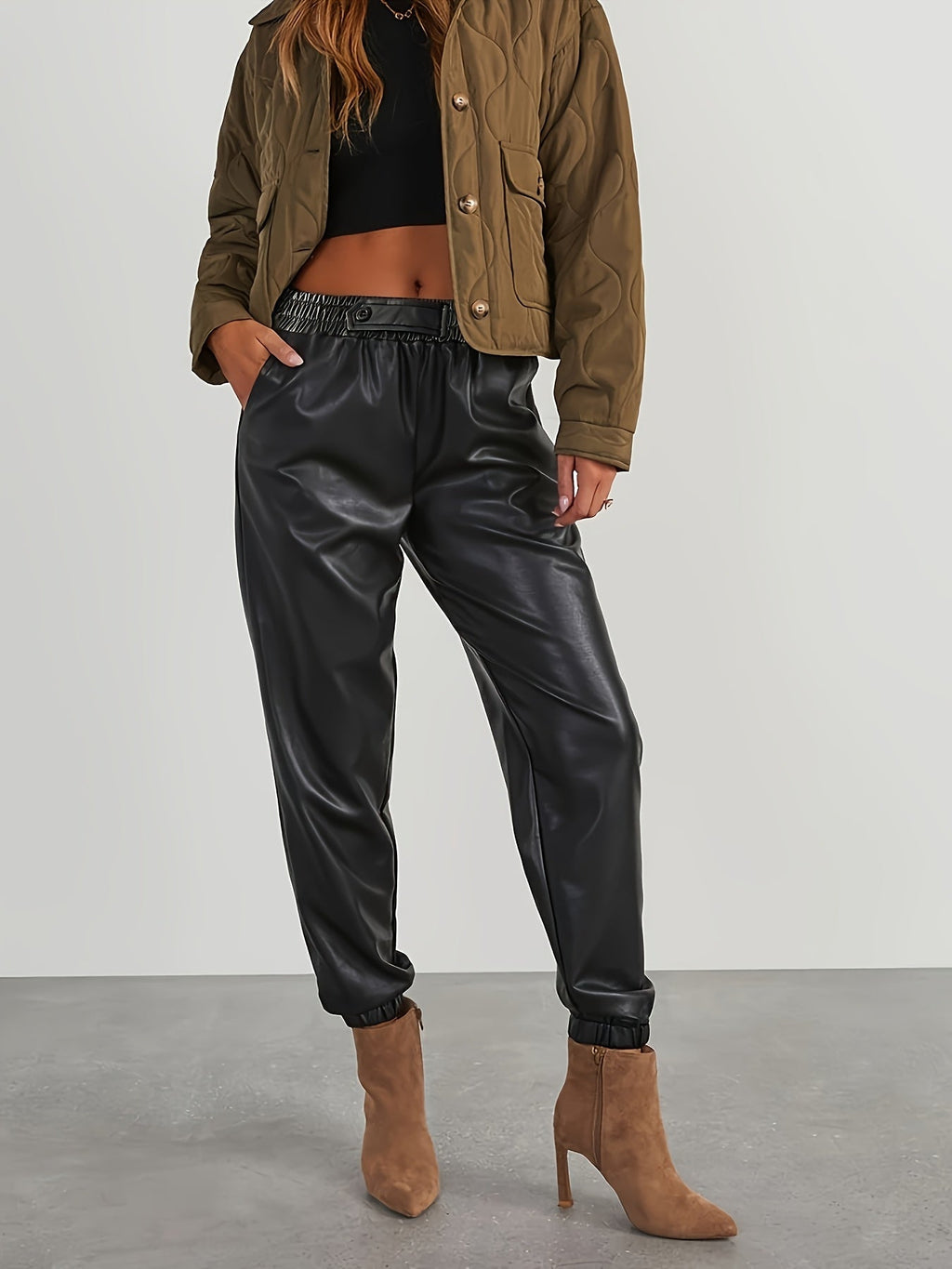 Pantalones jogger elegantes de cuero sintético para mujer