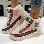 Høje sneakers med platformssål og sherpakant til kvinder