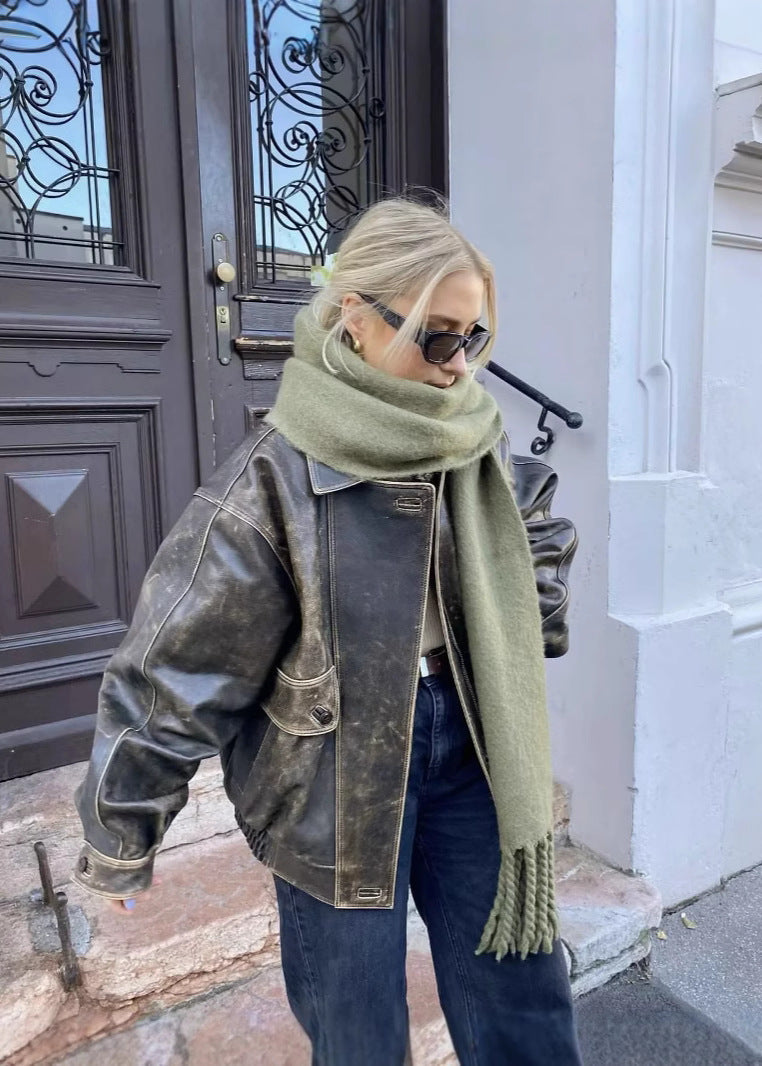 Damejakke med krave og knapper