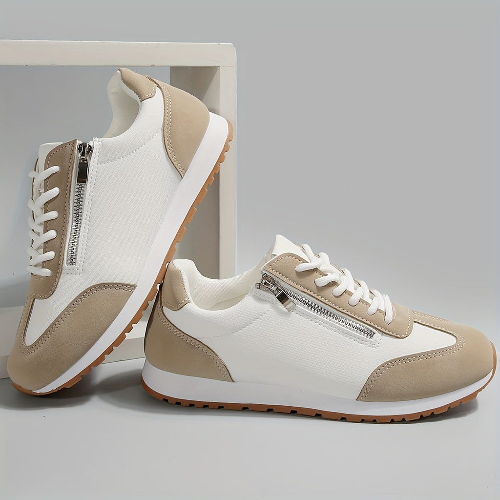 Damen-Sneaker mit kontrastierenden Einsätzen und Schnürung