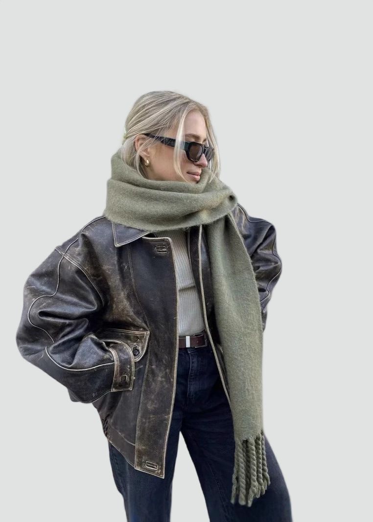 Damejakke med krave og knapper