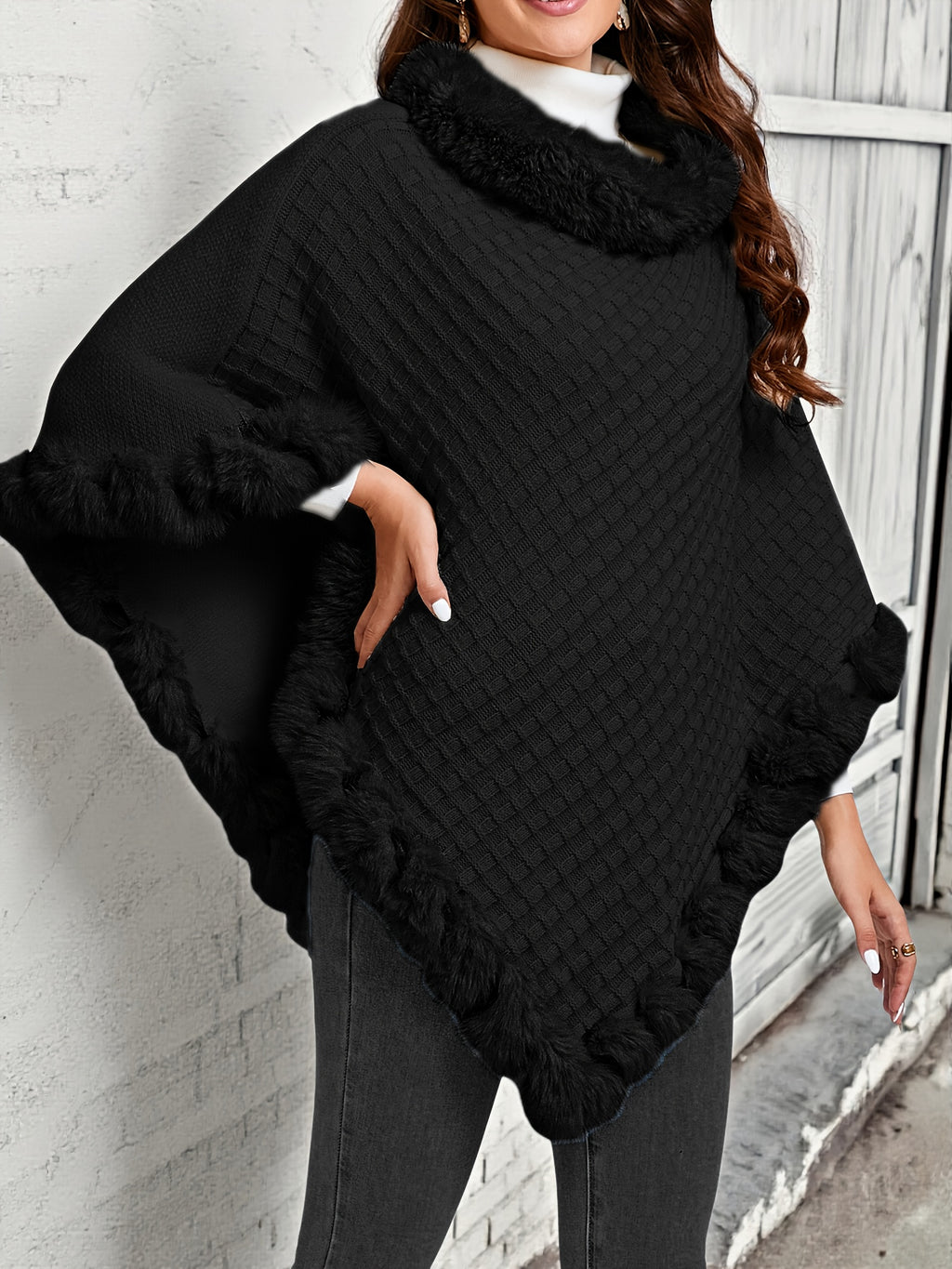 Women’s Faux-Fur Trim Knitted Poncho